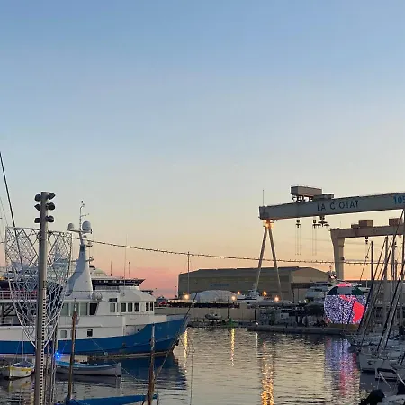 Liberty Wifi Baignoire Calme Sans Vis A Vis Apartmán La Ciotat